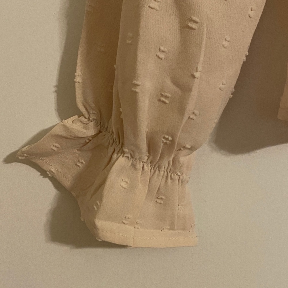 Chic Cream Ruffle Blouse - Picture 2 of 3